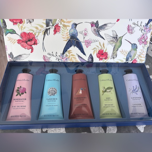 Crabtree & Evelyn Hand Therapy Collection - Blue and Gold Box - Picture 1 of 7